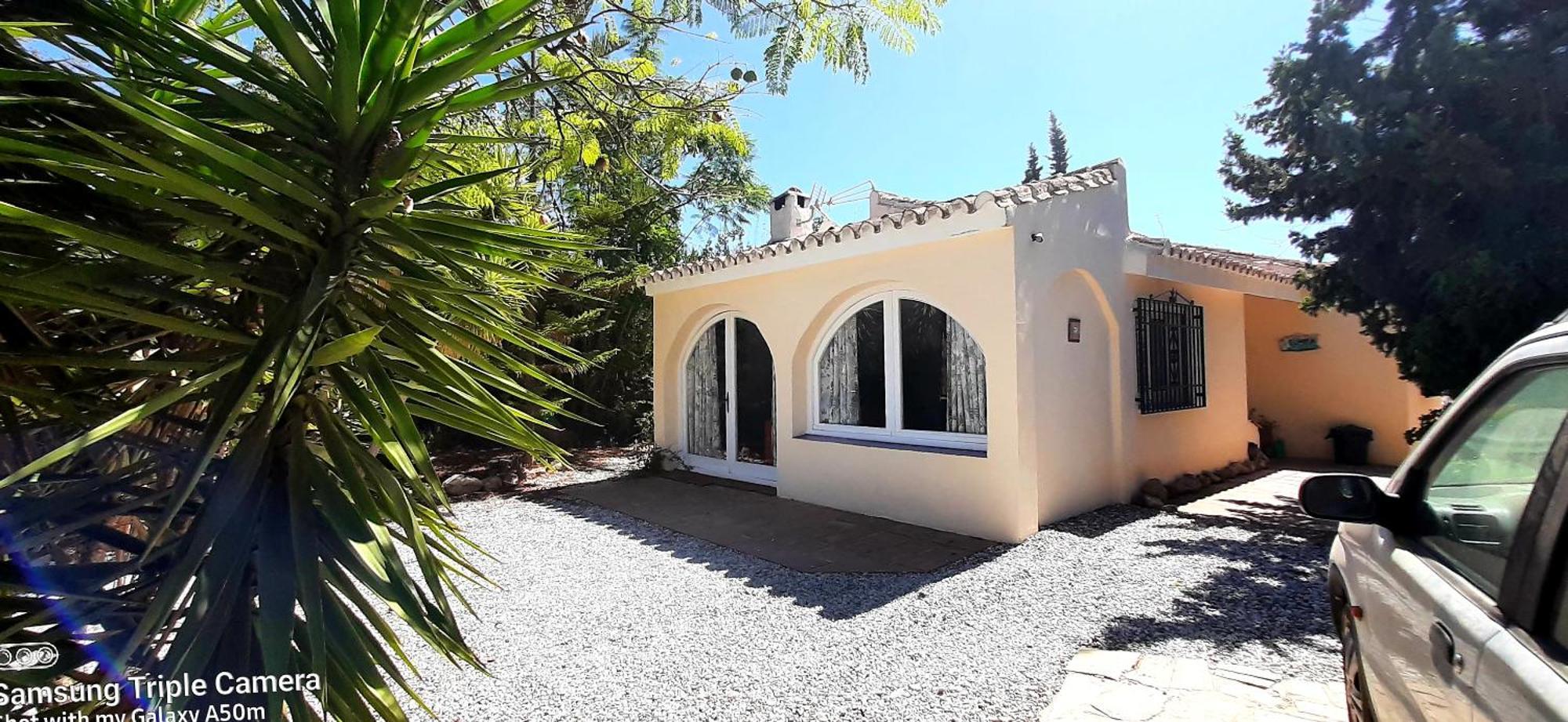 Vistas Al Lago With Private Pool Vinuela Exterior photo