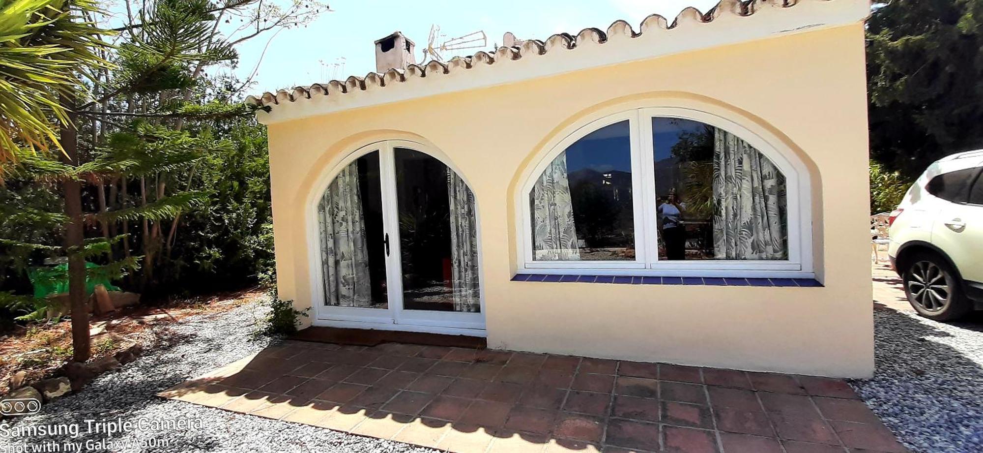 Vistas Al Lago With Private Pool Vinuela Exterior photo