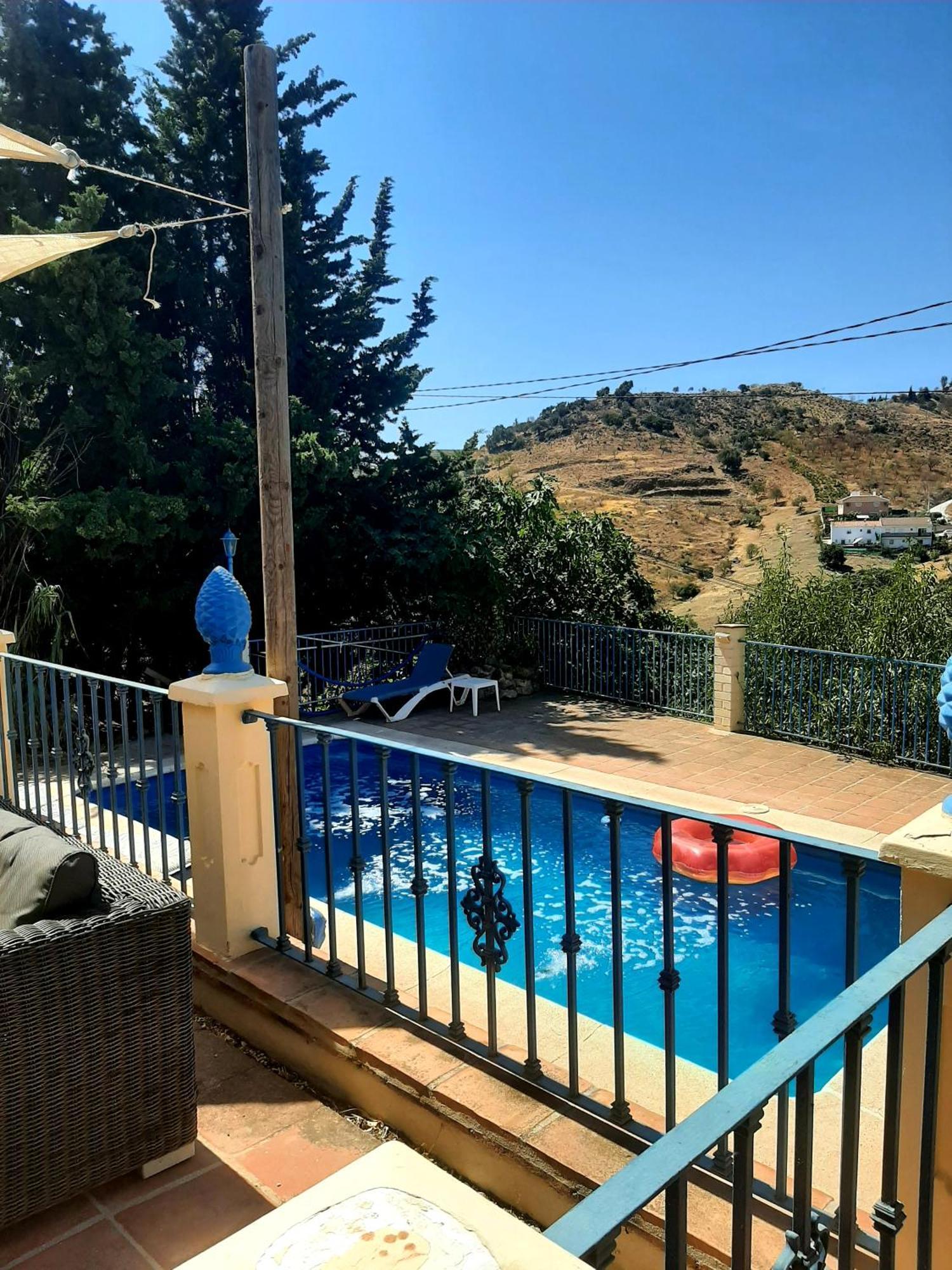 Vistas Al Lago With Private Pool Vinuela Exterior photo