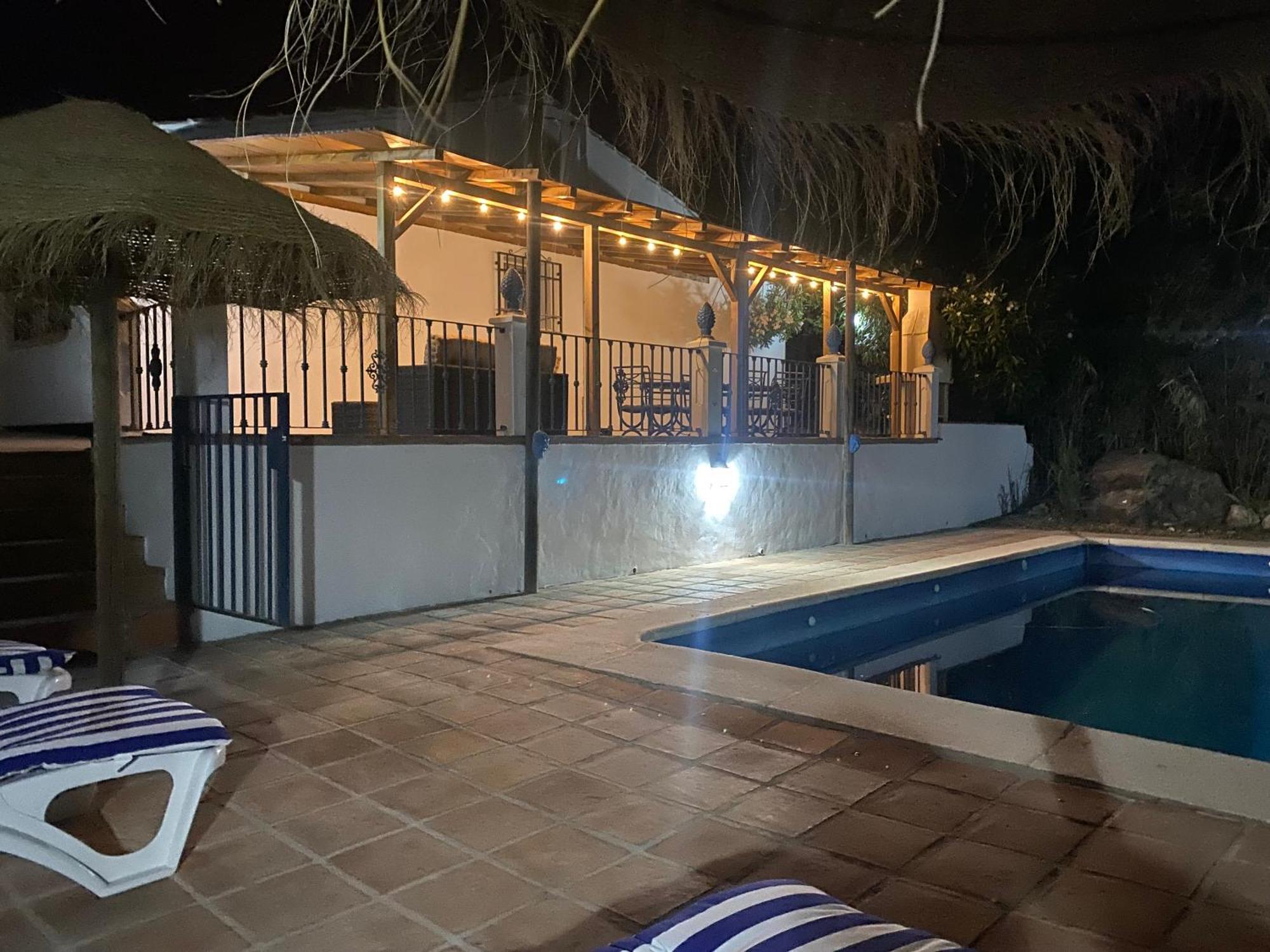 Vistas Al Lago With Private Pool Vinuela Exterior photo